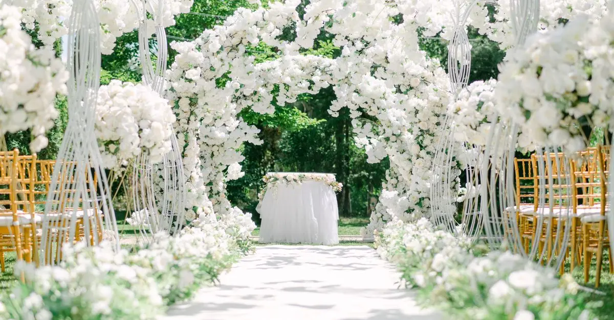 Comment Choisir les Éléments Clés de Votre Cérémonie de Mariage