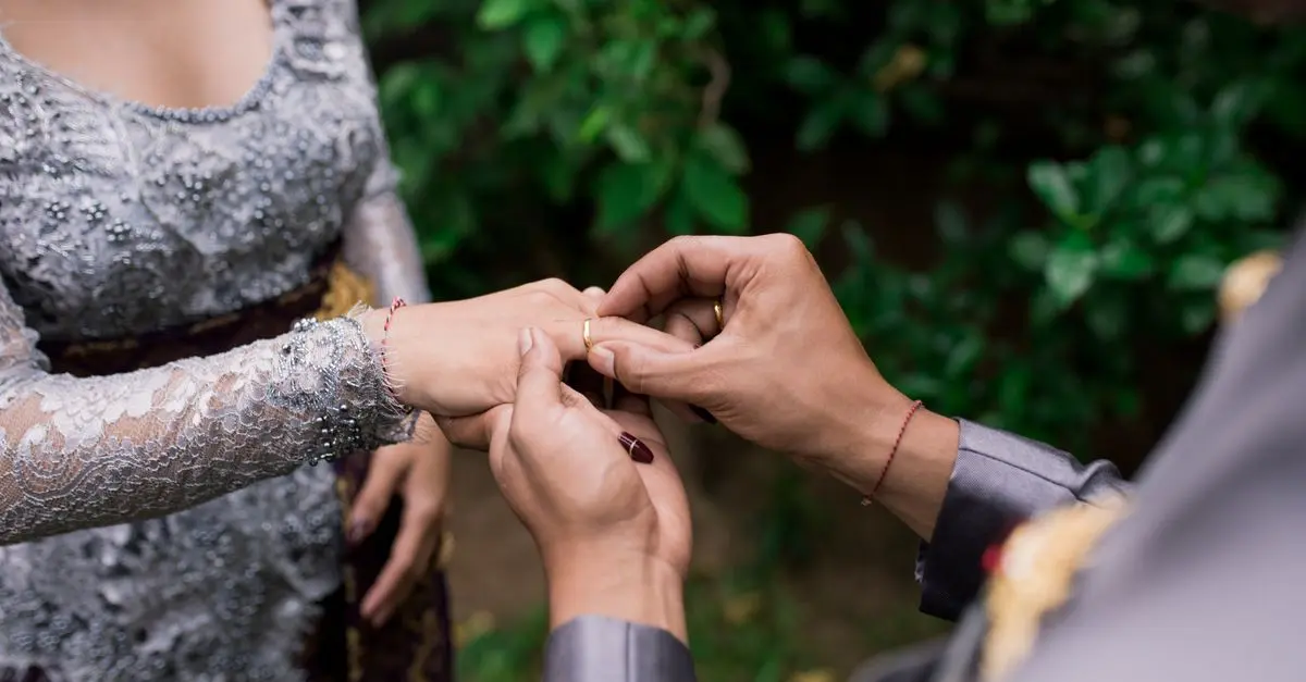 Comment Créer des Rituels de Mariage Émotionnels et Uniques