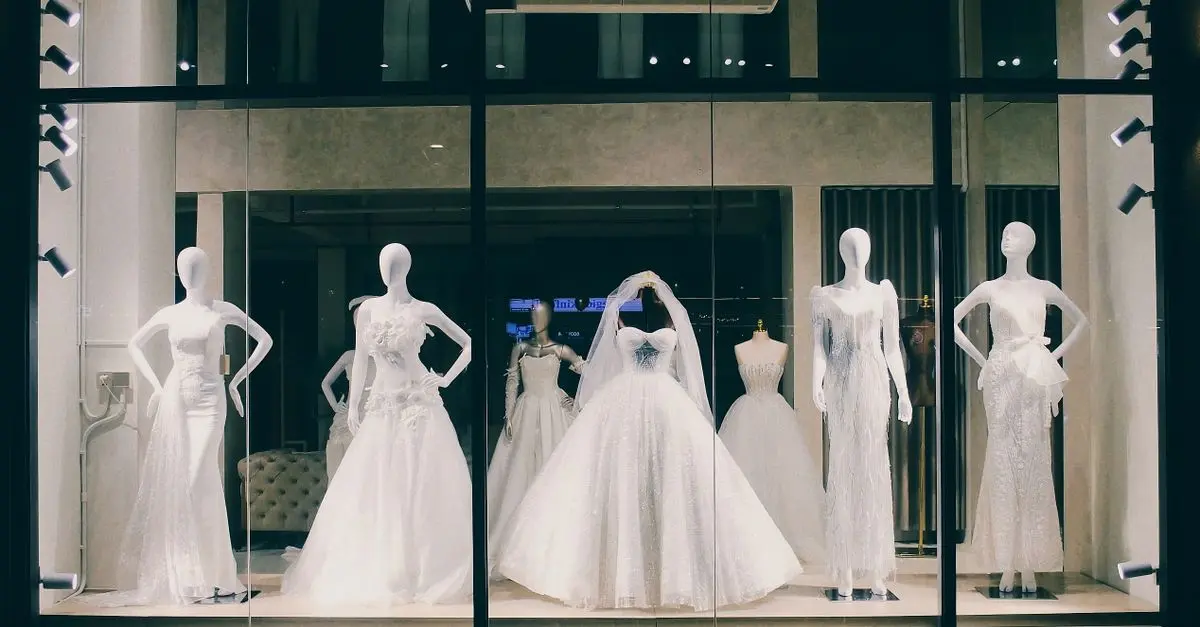 Les 7 Erreurs à Éviter Lors de l'Achat de Votre Robe de Mariée